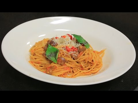 بالفيديو مقادير ووصفة عمل مكرونة ارابياتا