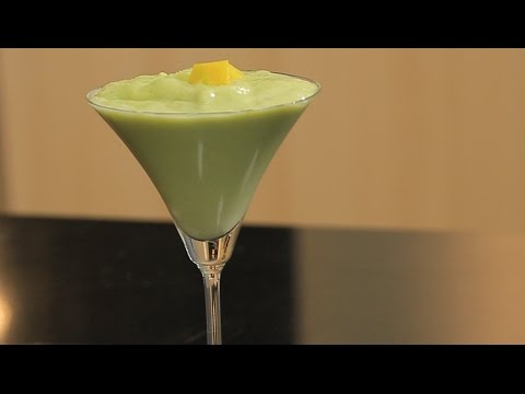 طريقة إعداد سموذي المانغو بالأفوكادو