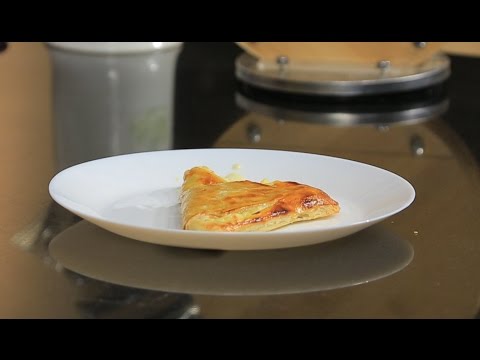 طريقة إعداد ساندويتش جبنة بالعجينة الهشة