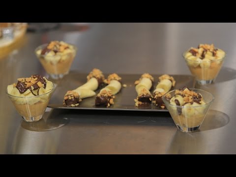 موز بالشوكولاتة الغامقة والفول السوداني