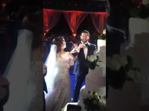 بالفيديو قبلة رومانسية من عمرو يوسف لكندة علوش