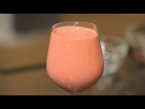 طريقة عمل سموذي الفراولة و زبدة الفول السوداني