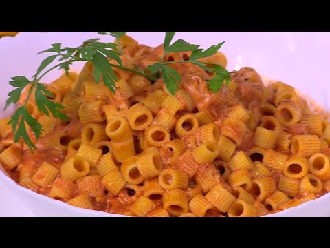 طريقة إعداد معكرونة بالثوم والطماطم