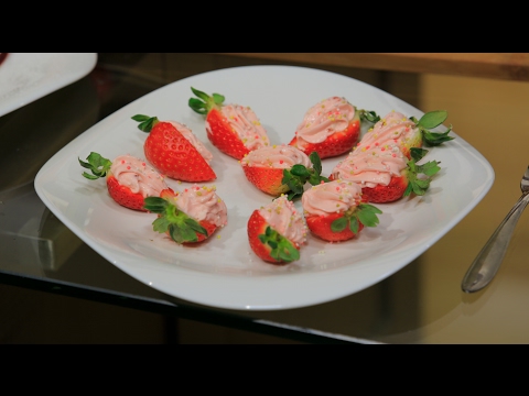 طريقة إعداد ومقادير فراولة بحشو التشيز كيك