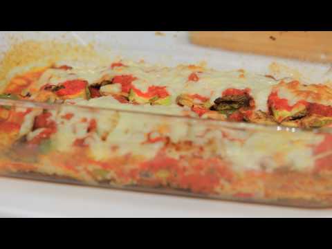 بالفيديو طريقة إعداد ومقادير باذنجان وكوسة بالجبنة الموتزاريلا والطماطم