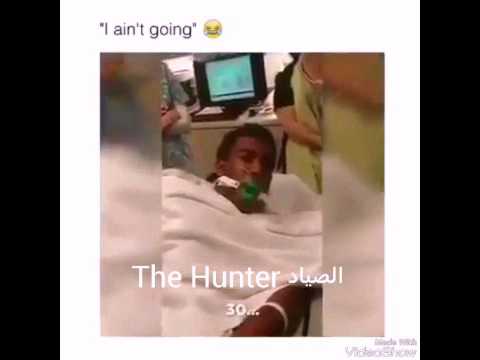 بالفيديو شاب يدخل في تحدٍ مثير مع طبيب بعد جرعة مخدر